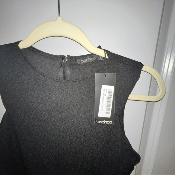 Black Boohoo jumpsuit size 6 - Picture 4 of 7